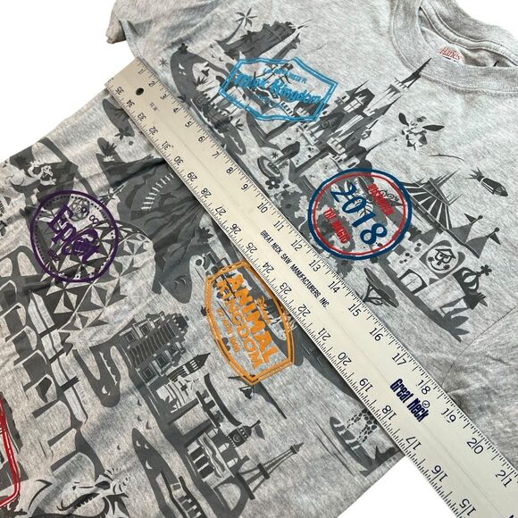 Disneyland T-Shirt Mens M Grey Park Map Magic Animal Kingdom Epcot Attractions - Picture 4 of 8